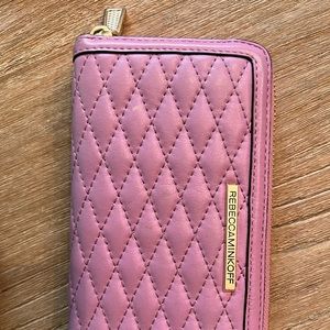 Rebecca Minkoff quieted king wallet. In excellent condition